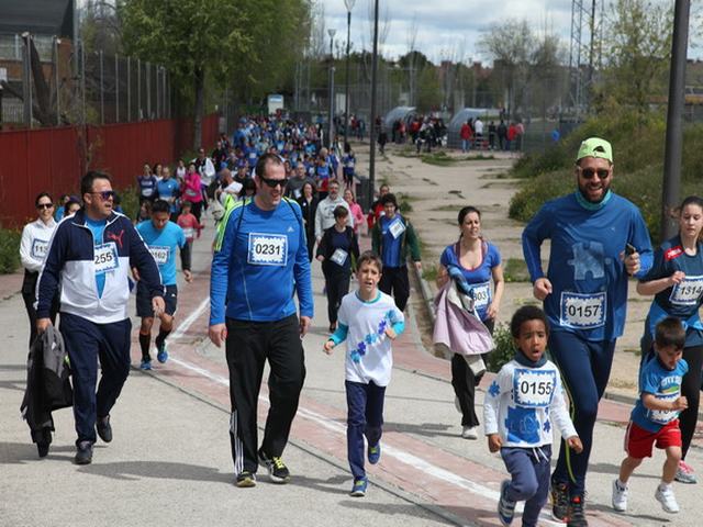 Mas de 1.600 corredores participaron en la carrera solidaria a favor de las personas con autismo