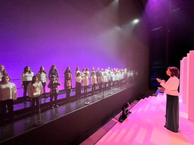 El Coro Infantil de Getafe actuó junto a Luz Casal en el Teatro Real de Madrid