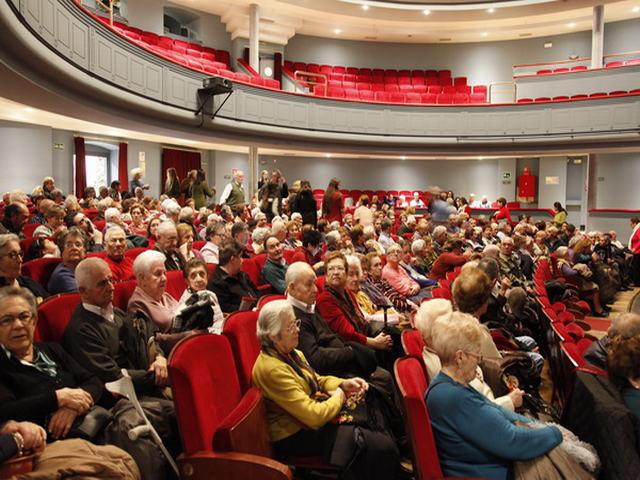 Más de 400 personas acudieron ayer al festival que el Ayuntamiento de Getafe preparó para los más mayores del municipio