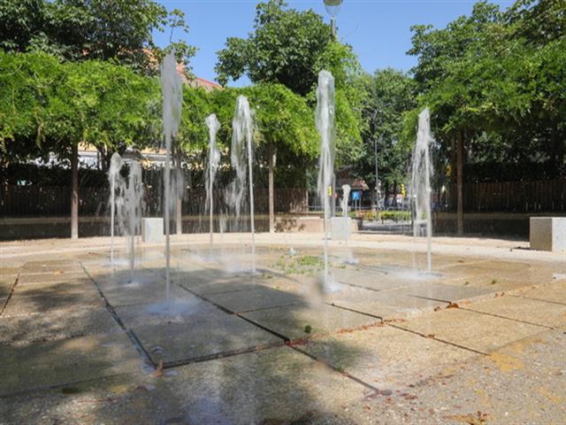 El Ayuntamiento de Getafe ha aumentado el horario de las cuatro fuentes lúdicas de chorros para que jueguen los niños y niñas