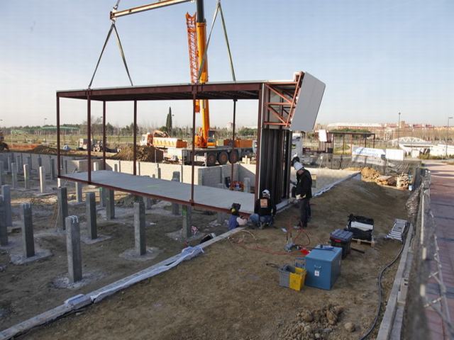 Comienza la instalación de los módulos del nuevo colegio de los Molinos