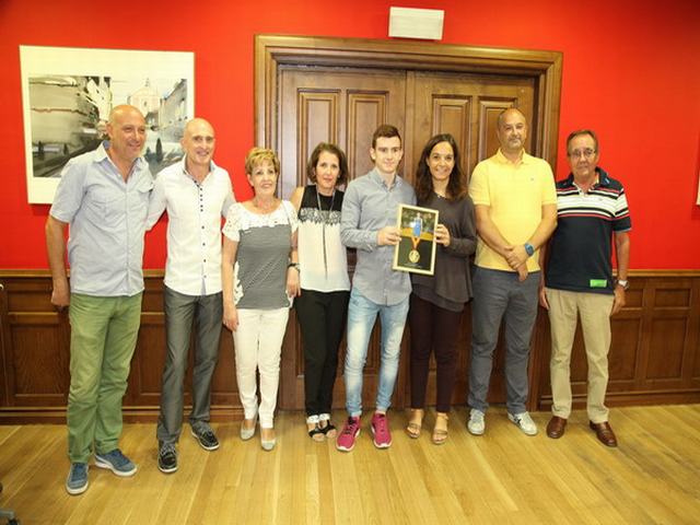 La Alcaldesa y el Concejal de Deportes felicitan a Héctor y Amanda Blanco por su excelente temporada deportiva