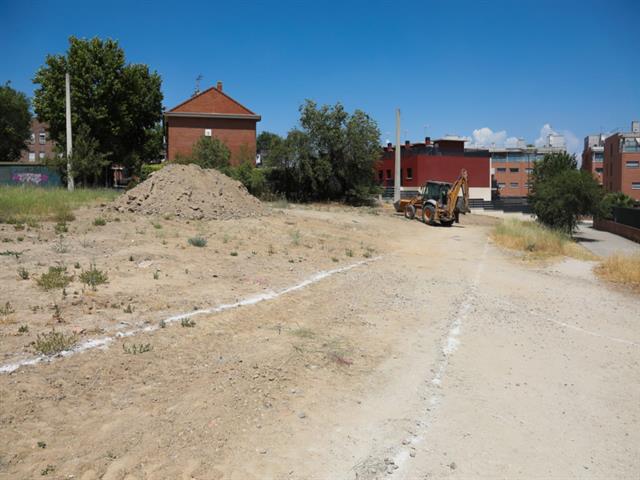 Perales mejora su accesibilidad con una nueva senda peatonal