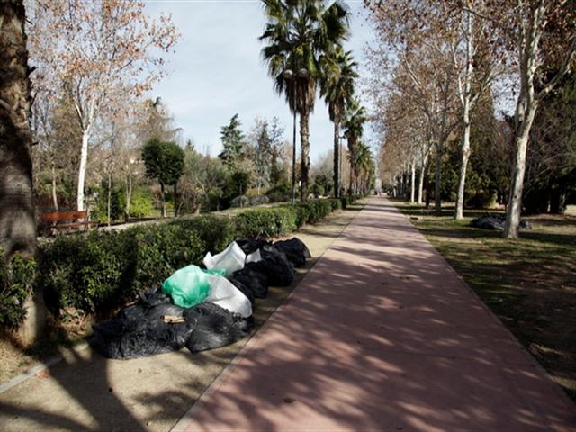 Operativo especial de limpieza en el parque Andrés García Madrid