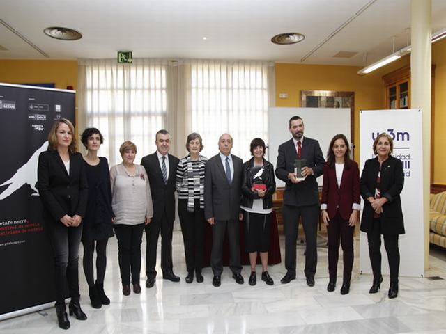 Entrega del premio de novela negra ‘Ciudad de Getafe’ al profesor y escritor José María Espinar Mesa-Moles por su obra ‘El peso del alma’