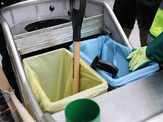 Getafe es el primer municipio con un innovador carro de recogida de residuos en la calle con separación de envases, papel y cartón 