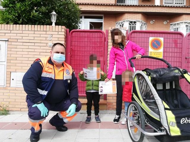 Protección Civil entrega diplomas a niños y niñas de Getafe por su valentía durante la crisis de la COVID-19