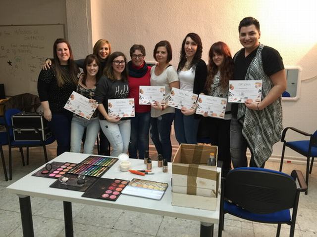 Los alumnos del Curso de Maquillaje y Caracterización del Ayuntamiento de Getafe han recibido sus diplomas