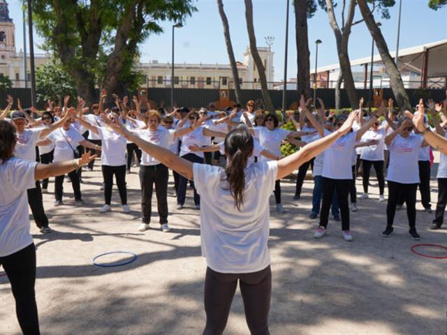 Getafe vuelve a unir abuelos y nietos en el campamento de verano