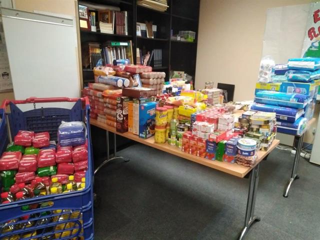 Más de 600 kilos de alimentos donados para familias con pocos recursos por la crisis de la COVID-19