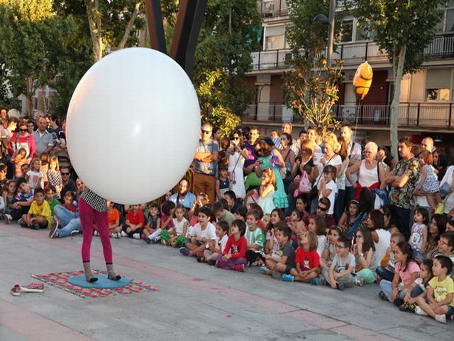 Las calles de Getafe se llenaron de nuevo en la vuelta del Festival iIternacional de Teatro de Calle, FITEC, durante el fin de semana