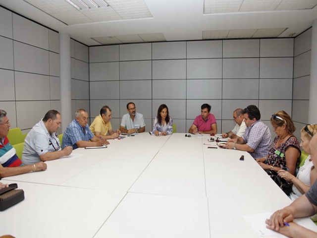 La Alcaldesa de Getafe, Sara Hernández, se ha reunido con los representantes de los vecinos del municipio