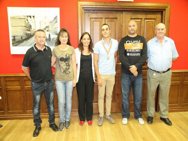 La Alcaldesa y el Concejal de deportes felicitaron al Club Ciclista Getafe y Jesús Martín Gala por sus éxitos
