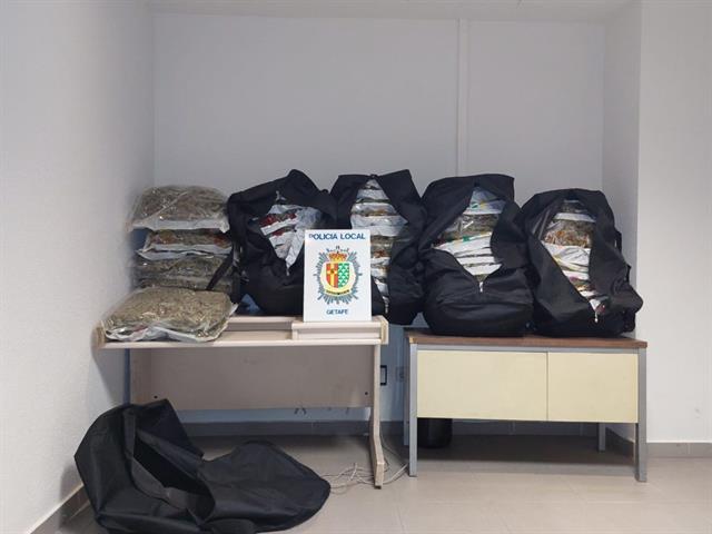 Agentes de la Policía Local de Getafe capturan 60 kilos de marihuana tras una persecución
