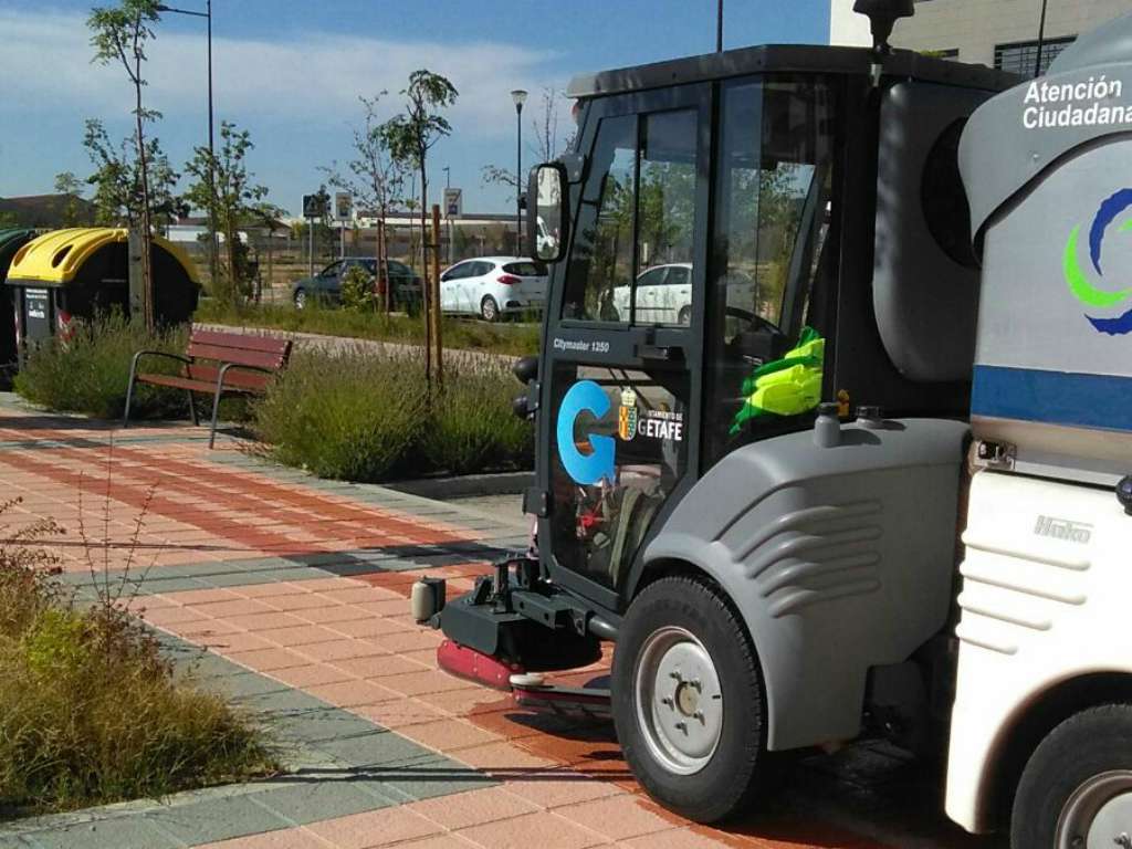 El Ayuntamiento de Getafe continúa reforzando la limpieza en Los Molinos y Buenavista