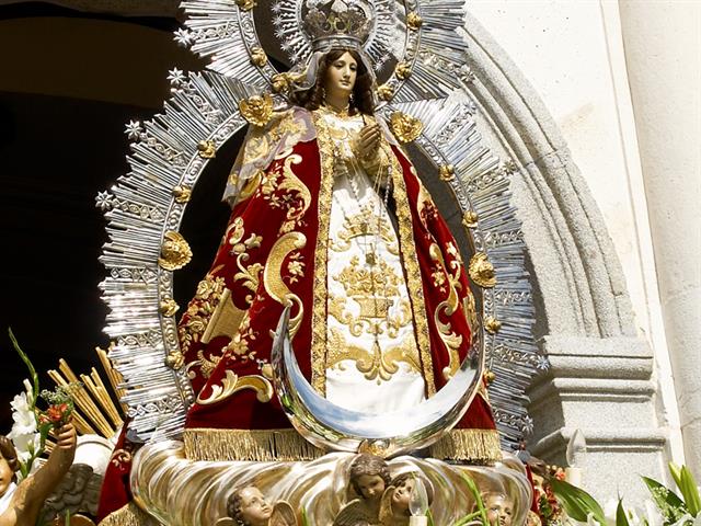 Bajada extraordinaria de la sagrada imagen de la Santísima Virgen Nuestra Señora de los Ángeles