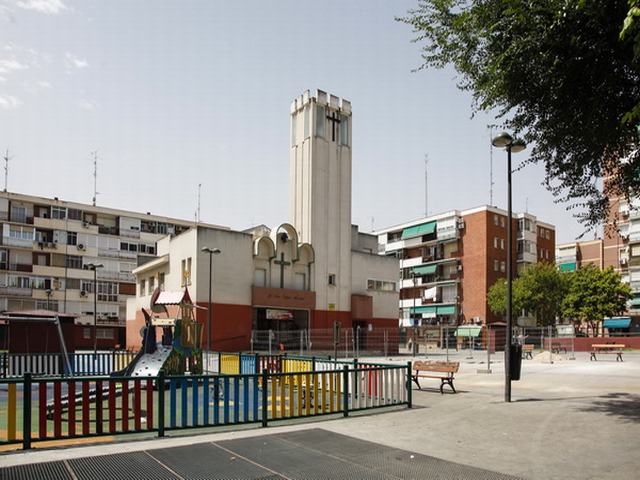 El Ayuntamiento retira la estructura metálica de la plaza Rufino Castro