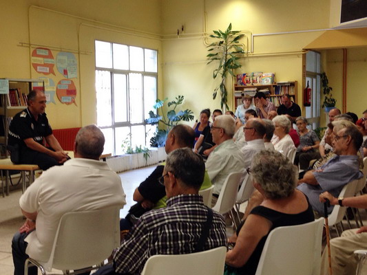 Buena acogida en Las Margaritas sobre los consejos de seguridad para personas mayores