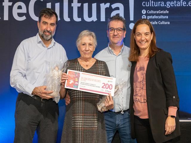 Getafe entrega los premios de los concursos de Belenes y Decoración de Fachadas